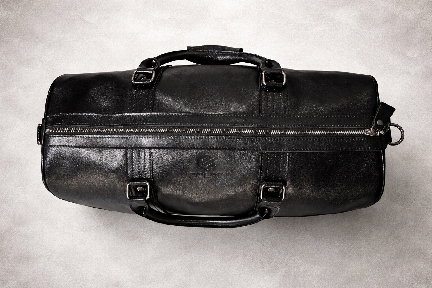 Skórzana torba weekendowa POLAF widok boczny kształt duffel 50 cm